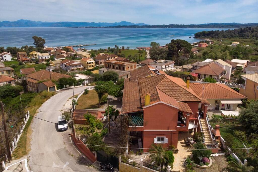 Seaview Cottage - Calmare Petrití エクステリア 写真