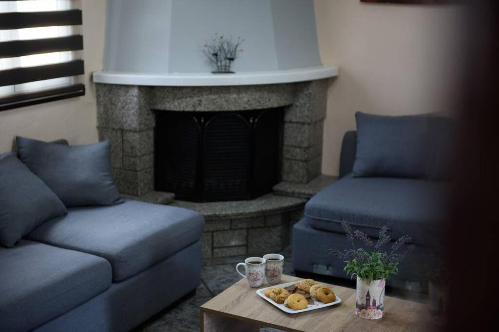 Seaview Cottage - Calmare Petrití エクステリア 写真